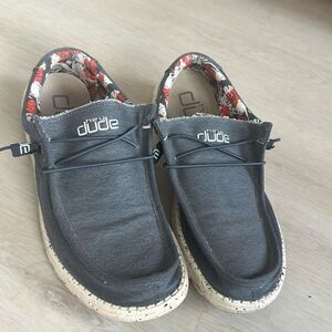 Hey dude shoes 13